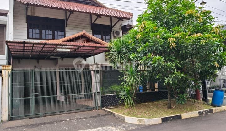 Rumah Nyaman di Kenari Raya, Bintaro Sektor 2 - Semi Furnished