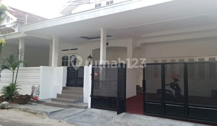 Dijual Cepat Rumah Ada Swimming Pool Di Cimandiri, Bintaro