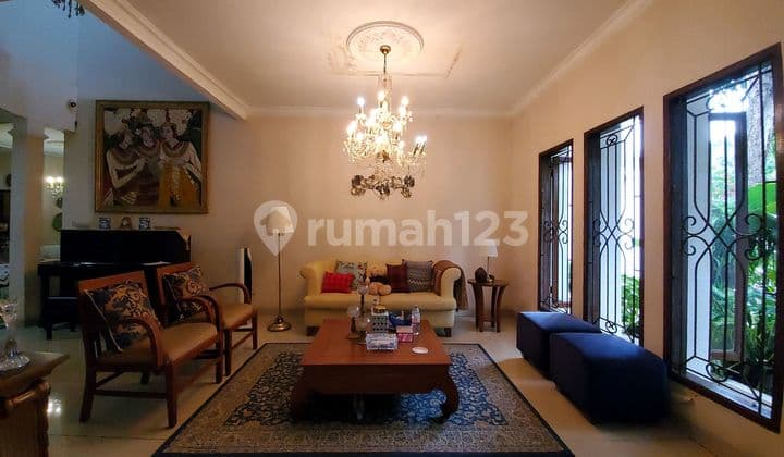 Dijual Rumah Lokasi Strategis Hanya Selangkah ke Bintaro Plaza