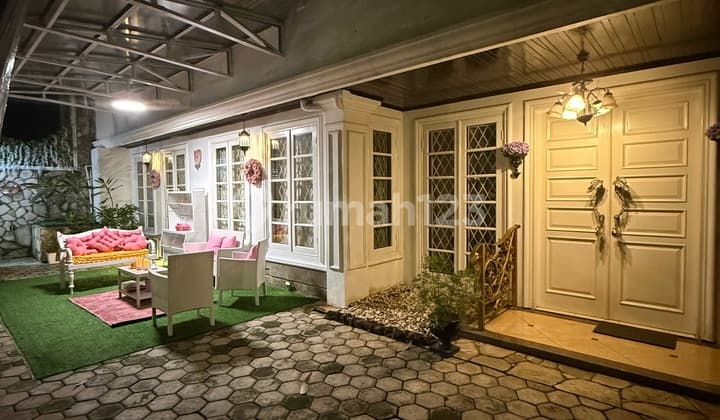 Dijual Rumah Classic di Tebet Raya Depan Taman