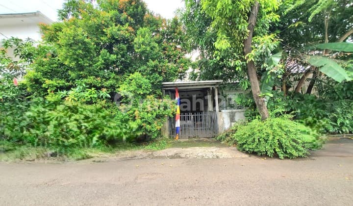 For Sale Old House in Gandaria Area, Kebayoran Baru