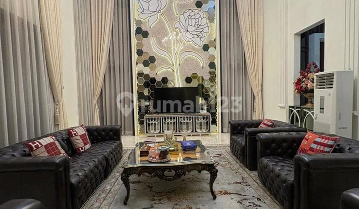 Dijual Rumah Mewah Private Pool di Menteng Bintaro