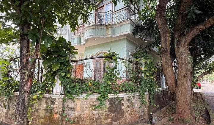 Rumah Mewah Hook 2 Lantai + Private Pool di Villa Melati Mas BSD