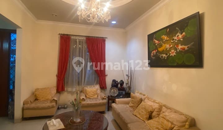 Dijual Rumah LT. 247M2 2Lt. di Gandaria Jak Sel