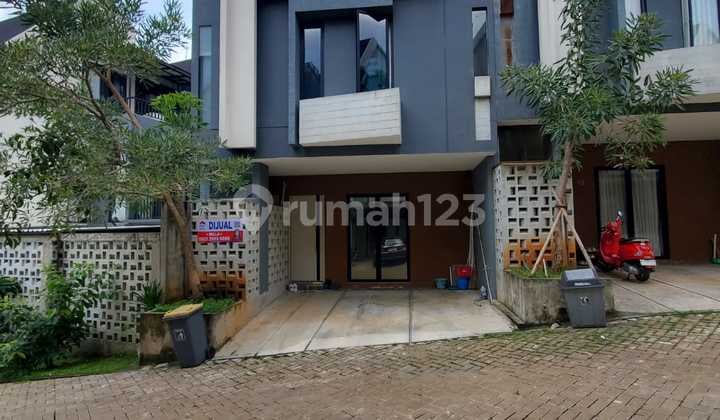 For quick sale: Modern minimalist style house in Pondok Cabe Cluster.