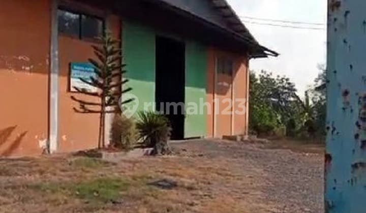 Pabrik dan Tanah Jombang