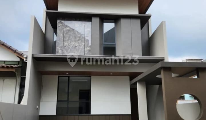 Rumah Baru Modern Siap Huni di Setraduta Grande