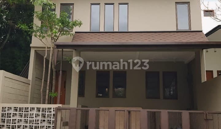 Rumah Minimalis Furnished Siap Huni di Setraduta
