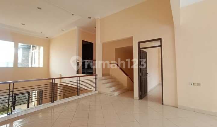 Rumah Luas Siap Huni di Setra Indah Bandung