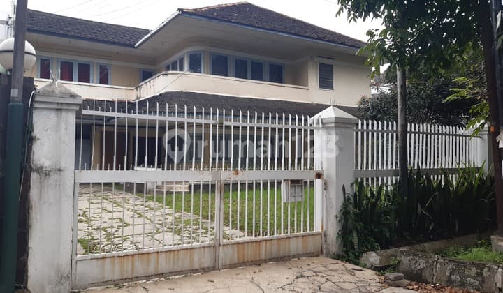 Rumah Belanda di Mainroad Dipatiukur harga pasar