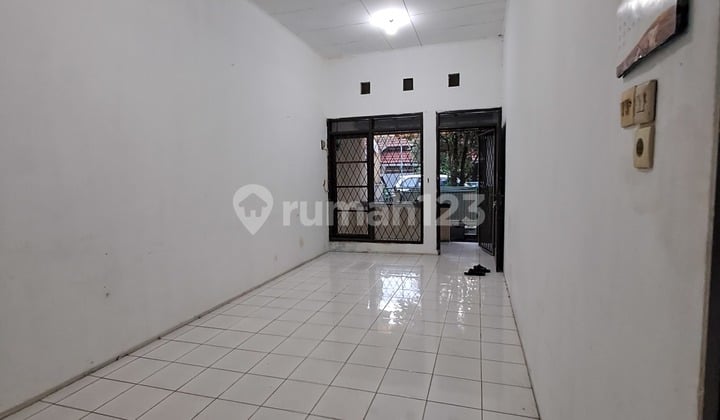 Rumah Disewakan Dekat Sekolah Bpk Taman Holis Bandung