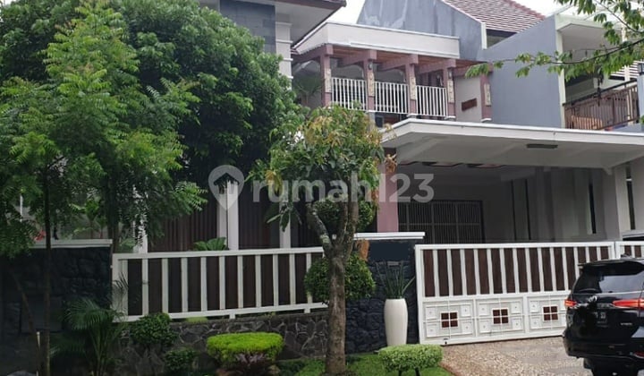 Rumah Mewah 2 Lantai Greenwood Golf Araya Pakis Malang Gmk00011