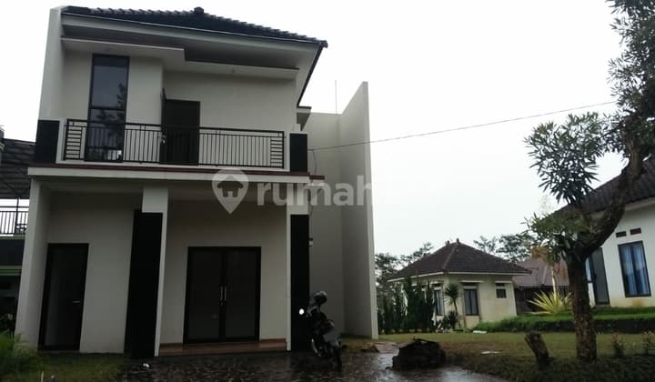 Villa Mewah View Pegunungan Asri di Kota Batu Gmk00067