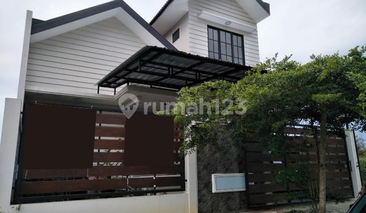 Rumah Bagus Disewakan di Perumahan Araya Malang Gmk00554