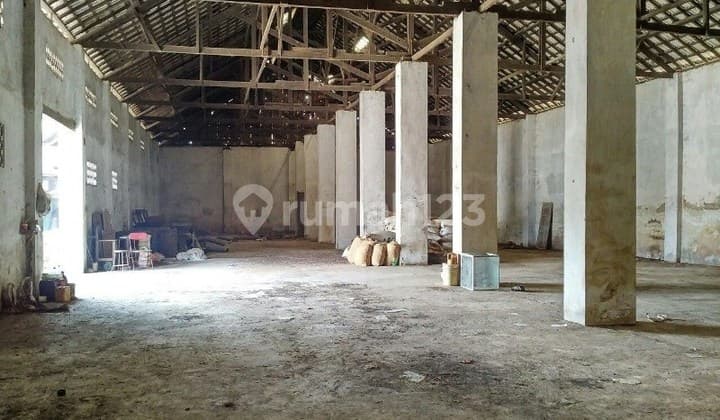 Gudang Strategis di Daerah Pakisaji Malang Gmk02343