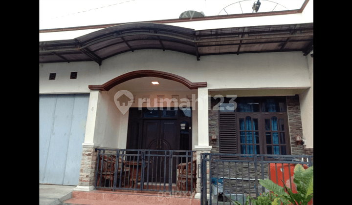 6-Bedroom Fully Furnished House Depkes Magelang Gmk03955