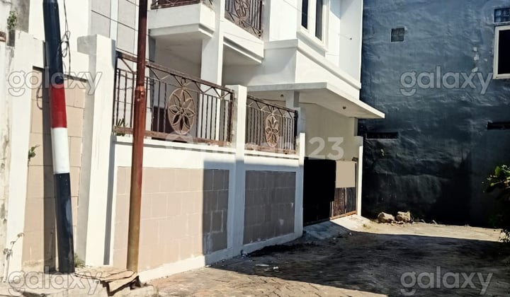 Rumah Bagus 4 Kamar di Kalijudan Surabaya Gmk02740