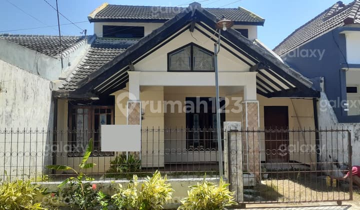 Rumah Bagus Minimalis Modern di Buring Malang GMK02890