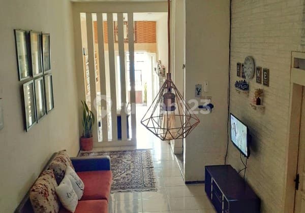 Rumah Cantik 3 lantai di Sawojajar Malang GMK01520