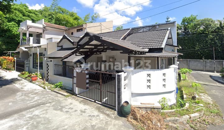 Rumah Bagus Full AC di Sulfat Blimbing Malang Gmk03743