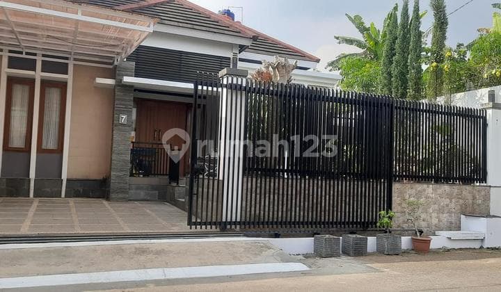 Rumah Nyaman Tanah Luas Di Geger Kalong Bandung Brat