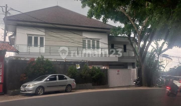 Rumah Mewah Private Pool Strategis Mainroad Setiabudi Lembang