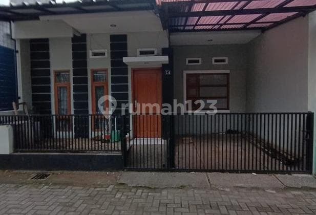 Asri House with Furniture Bonus in Ciwaruga Near Polban Campus Bandung