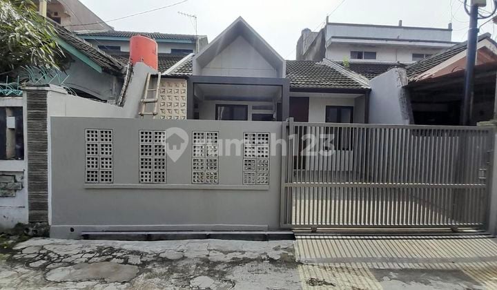 Minimalist New House with Spacious Land Garden in Cibaduyut, Bandung