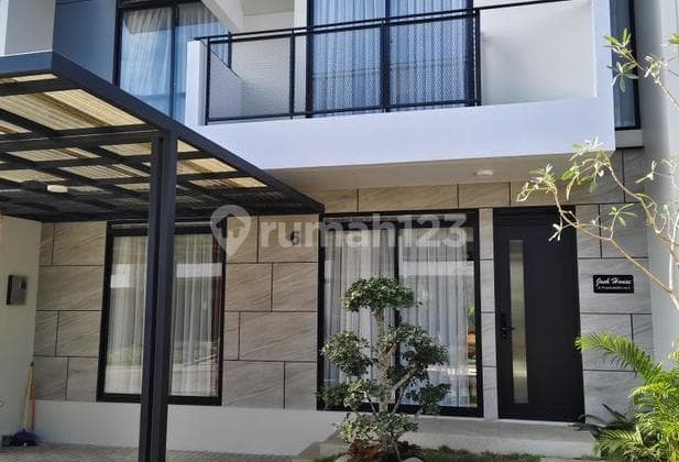 Rumah Vila Aktif Full Furnish Kolam Renang Kota Baru Parahyangan