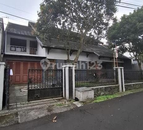 Rumah Siap Huni Tanah Luas Cigadung Sayap Dago Bandung