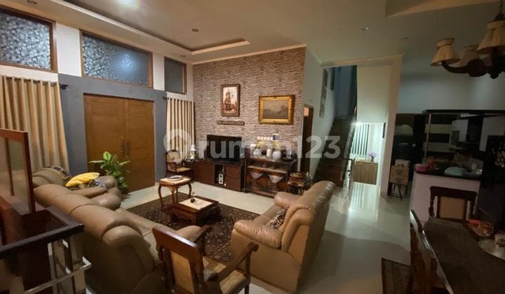 Rumah Setiabudi Modern Terawat Posisi Hook - 2 Bangunan Dalam 1 Tanah