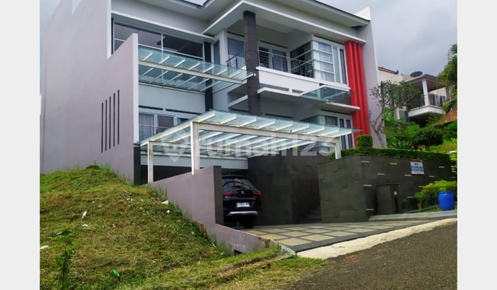 Rumah Dago Resort Modern Eksklusif Strategis ke Kota Bandung