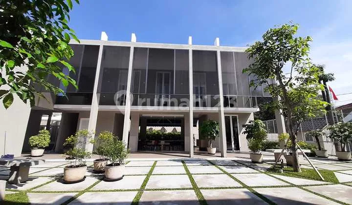 Gedung Aesthetic! Cocok untuk Kantor, Rumah Tinggal di Dago
