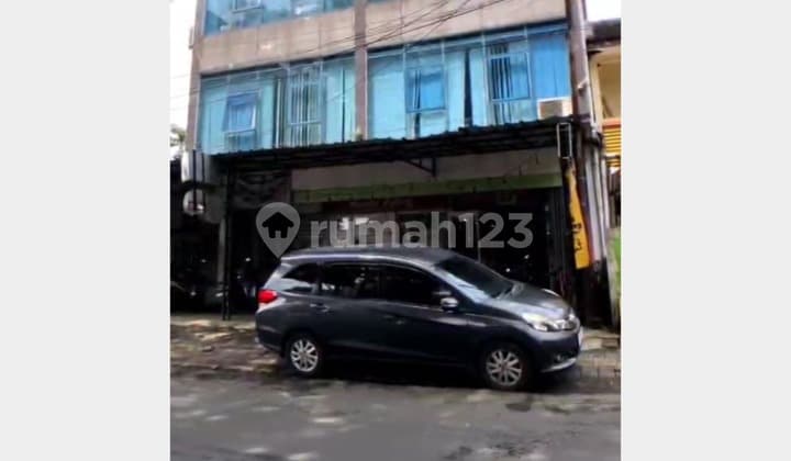Strategic Main Road Ruko on Jalan Sunda, Corner Position Suitable for Office and Business