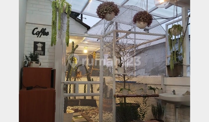 Rumah Sindanglaya Bandung Timur - Minimalis Semi Furnish Terdapat Kolam Renang