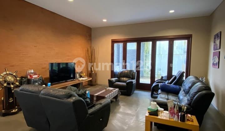 House in Setiabudi, Heart of Bandung City - Luxurious and Strategic Location