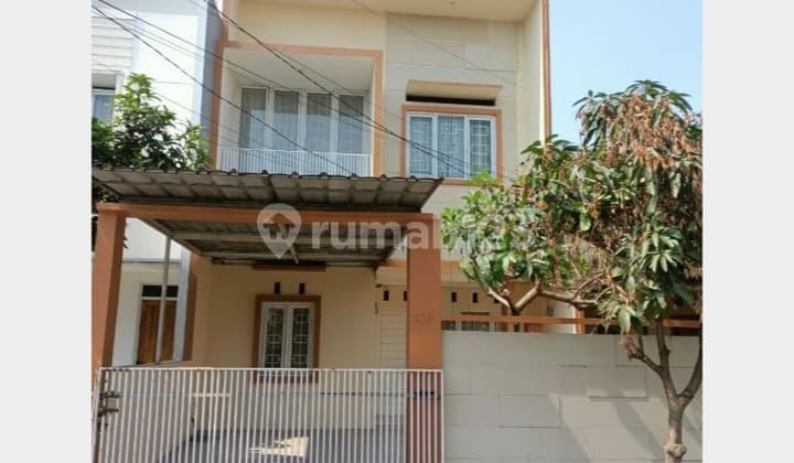 Dijual Rumah Terawat di Cisaranten Dekat Jalan Utama Soekarno Hatta Bandung