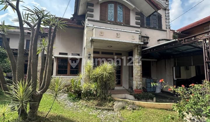 DIJUAL RUMAH TERAWAT DI PINUS REGENCY BANDUNG