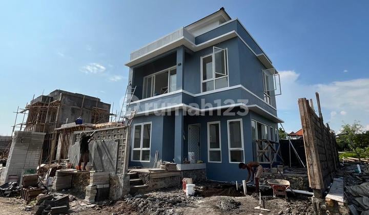 Rumah Minimalis Modern 2 Lantai di Kawasan Perumahan di Mumbul