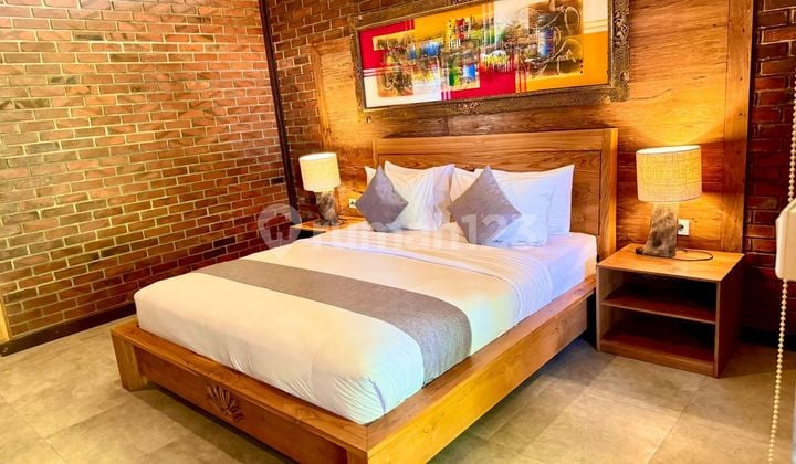 Rumah Semi Villa Konsep Joglo di Tabanan