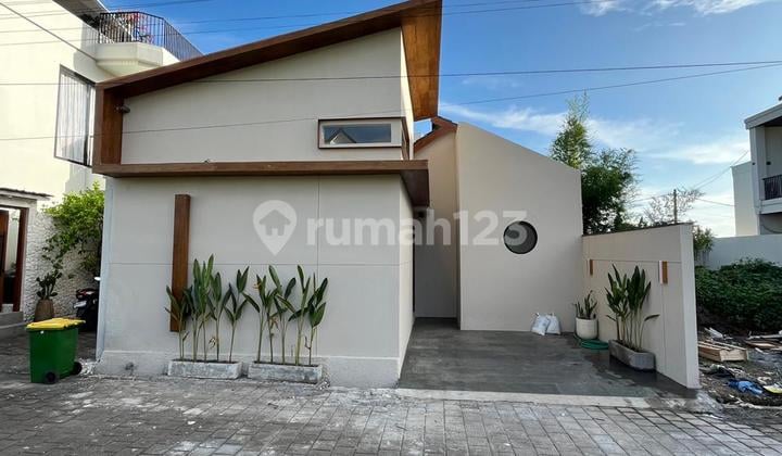 Japandi-Style Villa 2 Kamar Tidur Dekat dengan Pantai Kedungu