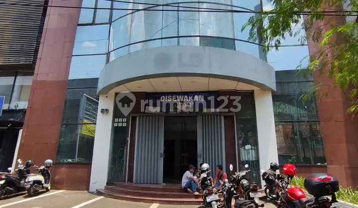 Disewakan Gedung di Panglima Polim