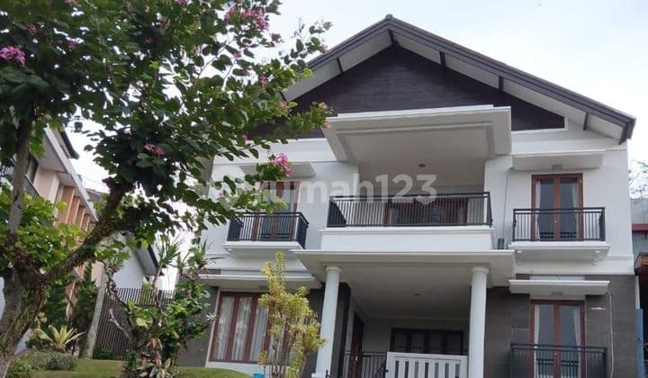 Rumah Villa Resor Dago Pakar Terawat Bagus 2 Lantai