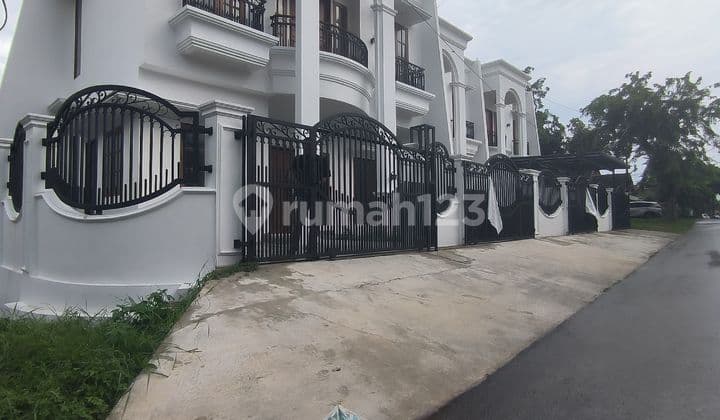 Rumah Mewah Dalam Komplek Di Duren Sawit Jakarta Timur