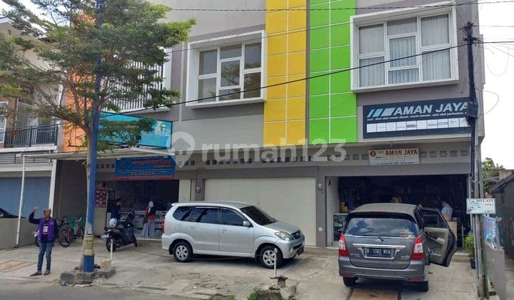Ruko 2.5 Lantai Lokasi Strategis Pusat Kota Banjar Jawa Barat