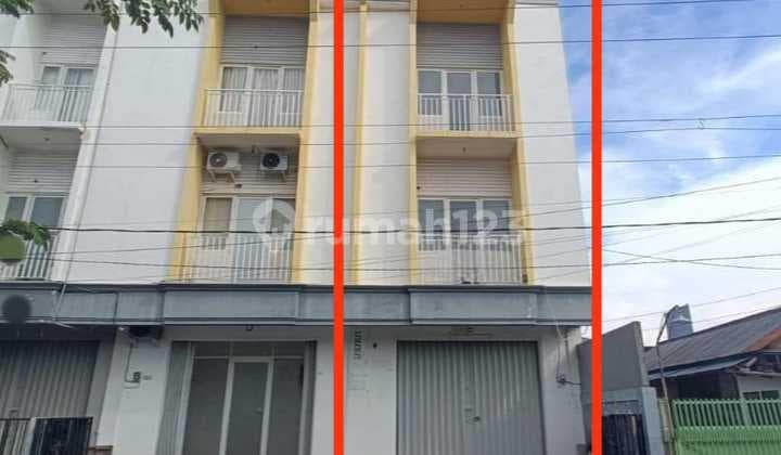 For Rent: Shop House in Mt Haryono, Strategic Location Near the City.