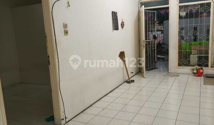 Rumah Dijual di Taman Holis Indah Bandung Terawat