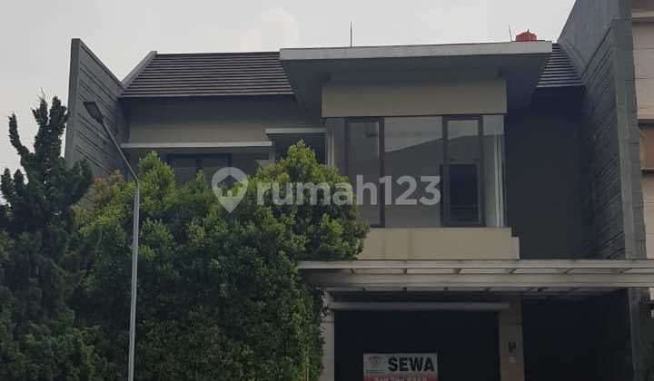 Rumah Dijual di Singgasana Pradana Bandung Limited