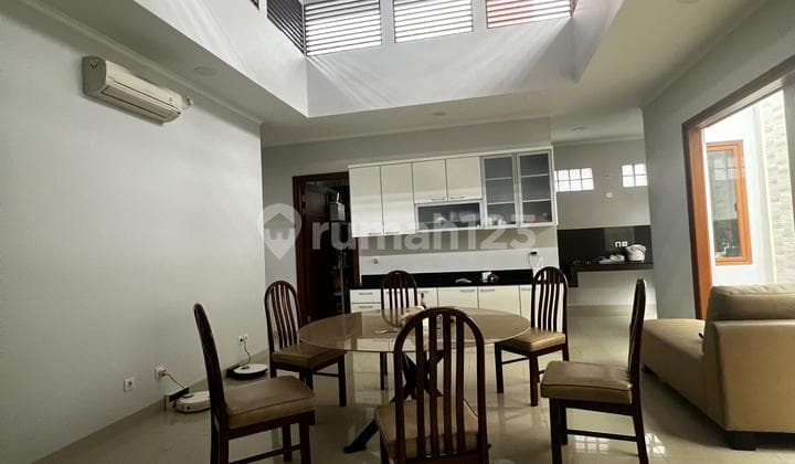 Rumah Dijual Minimalis Modern di Singgasana Pradana Bandung