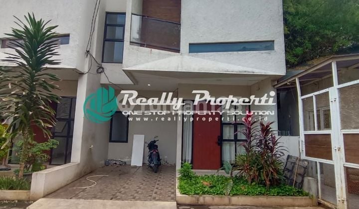 For Rent 3-Story House in Cluster Near LRT and Toll Road in Jatibening